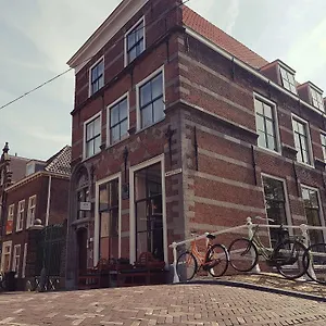 hotel-grand-canal-station-delft.thehaguehotels.net/